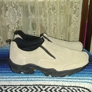 MEN NEVADOS HIKING LOAFERS W/DIRECTIONAL GRIP SOLE